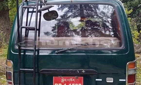 Buy Used Toyota HiAce Green Truck in Thimphu in Timphu Buy Used Toyota HiAce Green Truck in Thimphu in Timphu