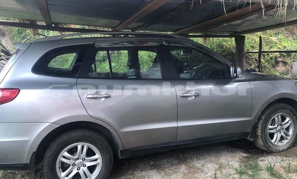 Buy Used Hyundai Santa Fe Silver Car in Thimphu in Timphu Buy Used Hyundai Santa Fe Silver Car in Thimphu in Timphu