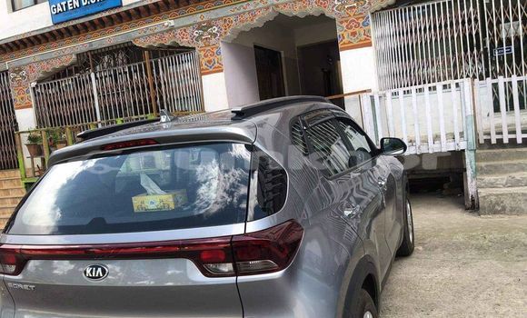 Buy Used Kia Sorento Silver Car in Thimphu in Timphu Buy Used Kia Sorento Silver Car in Thimphu in Timphu
