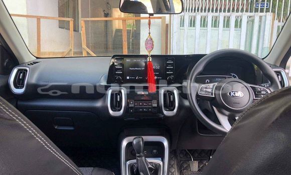 Buy Used Kia Sorento Silver Car in Thimphu in Timphu Buy Used Kia Sorento Silver Car in Thimphu in Timphu