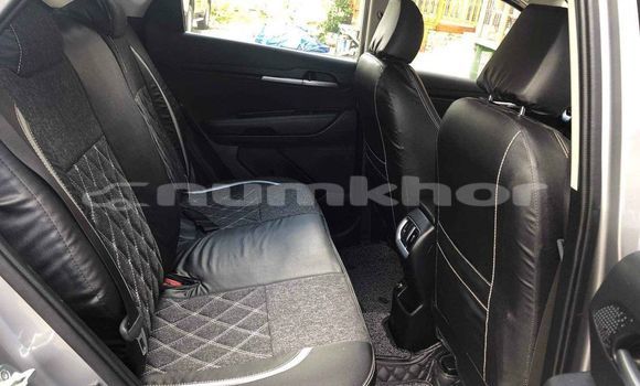 Buy Used Kia Sorento Silver Car in Thimphu in Timphu Buy Used Kia Sorento Silver Car in Thimphu in Timphu