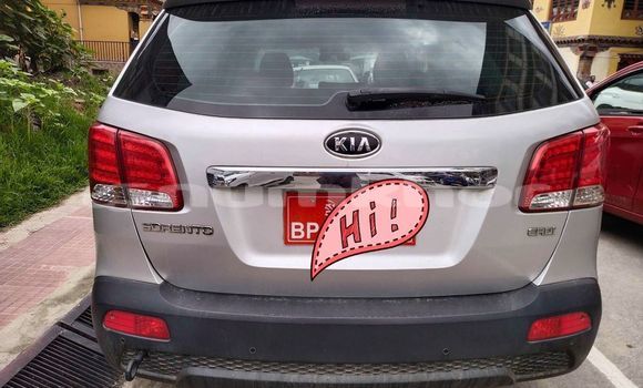 Buy Used Kia Sorento Silver Car in Thimphu in Timphu Buy Used Kia Sorento Silver Car in Thimphu in Timphu
