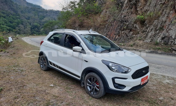 Buy Used Ford Freestyle White Car in Tongsa in Tongsa Buy Used Ford Freestyle White Car in Tongsa in Tongsa