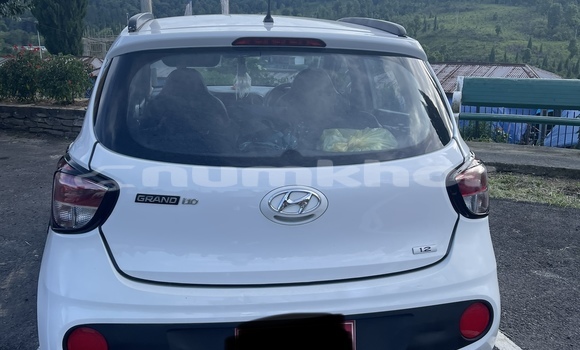 Buy Used Hyundai i10 White Car in Thimphu in Timphu Buy Used Hyundai i10 White Car in Thimphu in Timphu