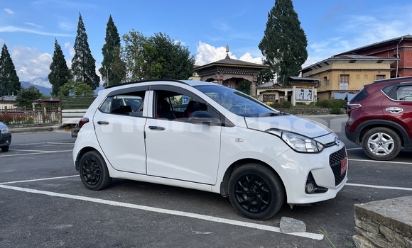 Buy Used Hyundai i10 White Car in Thimphu in Timphu Buy Used Hyundai i10 White Car in Thimphu in Timphu