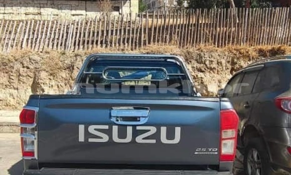 Buy Used Isuzu D–MAX Black Car in Thimphu in Timphu Buy Used Isuzu D–MAX Black Car in Thimphu in Timphu