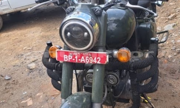 Buy Used Royal Enfield CLASSIC Green Bike in Thimphu in Timphu Buy Used Royal Enfield CLASSIC Green Bike in Thimphu in Timphu