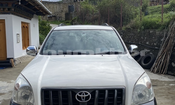 Buy Used Toyota Prado White Car in Paro in Rinpung Buy Used Toyota Prado White Car in Paro in Rinpung