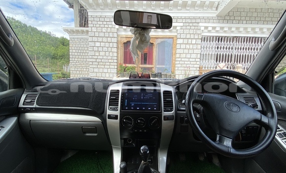 Buy Used Toyota Prado White Car in Paro in Rinpung Buy Used Toyota Prado White Car in Paro in Rinpung