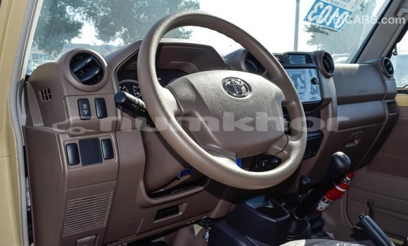 Buy Import Toyota Land Cruiser Beige Car in Import - Dubai in Bumthang Buy Import Toyota Land Cruiser Beige Car in Import - Dubai in Bumthang