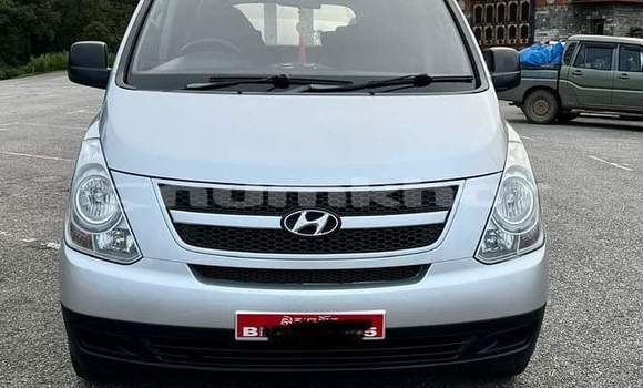 Buy Used Hyundai H1 Silver Car in Paro in Rinpung