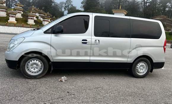 Buy Used Hyundai H1 Silver Car in Paro in Rinpung Buy Used Hyundai H1 Silver Car in Paro in Rinpung