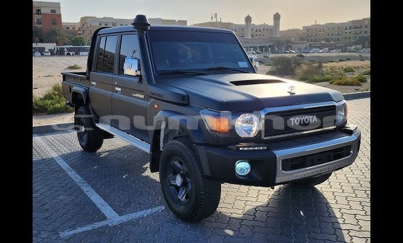 Buy Used Toyota Land Cruiser White Car in Chhukha in Chhukha Buy Used Toyota Land Cruiser White Car in Chhukha in Chhukha