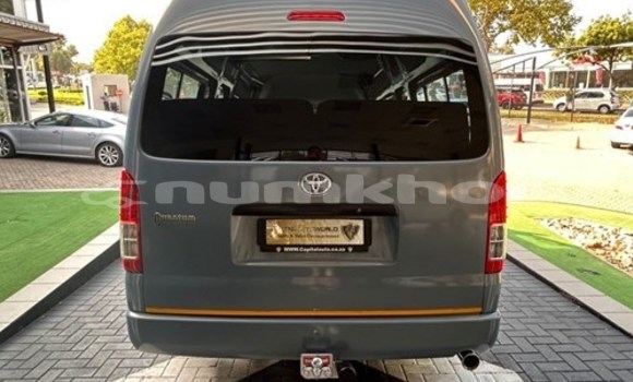 Buy Used Toyota Hiace White Car in Thimphu in Timphu Buy Used Toyota Hiace White Car in Thimphu in Timphu