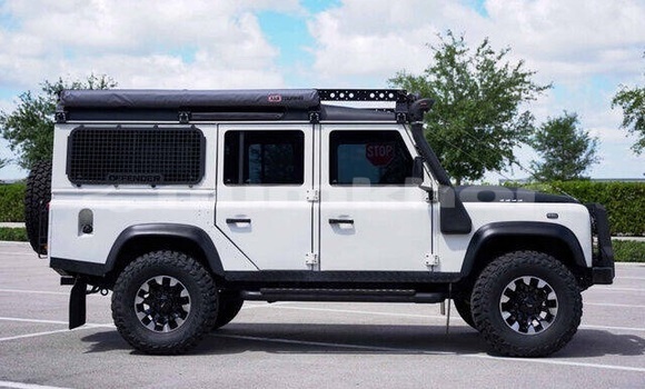 Buy Used Land Rover Defender White Car in Thimphu in Timphu Buy Used Land Rover Defender White Car in Thimphu in Timphu