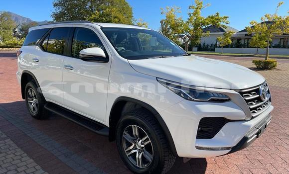 Buy Used Toyota Fortuner White Car in Thimphu in Timphu Buy Used Toyota Fortuner White Car in Thimphu in Timphu