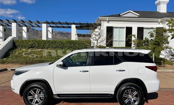 Buy Used Toyota Fortuner White Car in Thimphu in Timphu Buy Used Toyota Fortuner White Car in Thimphu in Timphu