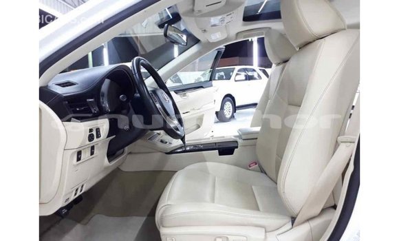 Buy Import Lexus ES White Car in Import - Dubai in Bumthang Buy Import Lexus ES White Car in Import - Dubai in Bumthang