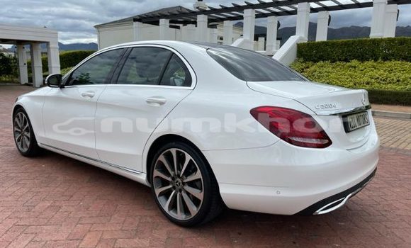 Buy Used Mercedes-Benz C250 coupe White Car in Thimphu in Timphu Buy Used Mercedes-Benz C250 coupe White Car in Thimphu in Timphu