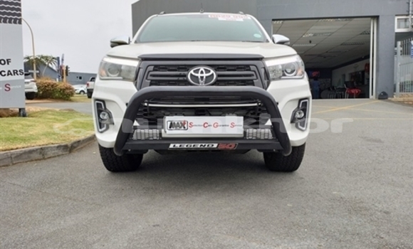 Buy Used Toyota Hilux White Car in Thimphu in Timphu Buy Used Toyota Hilux White Car in Thimphu in Timphu