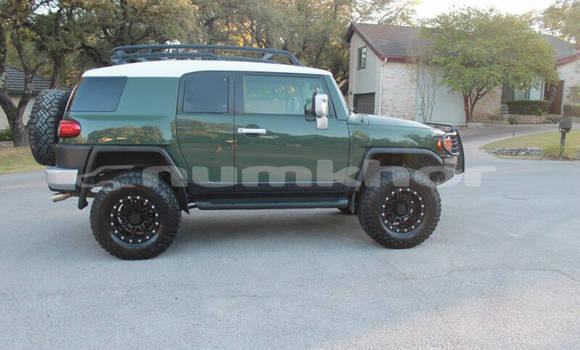 Buy Used Toyota FJ Cruiser Green Car in Thimphu in Timphu Buy Used Toyota FJ Cruiser Green Car in Thimphu in Timphu
