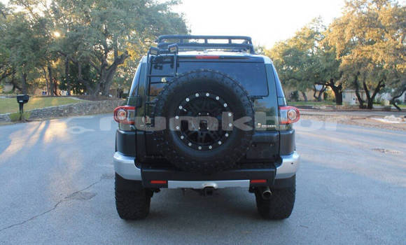 Buy Used Toyota FJ Cruiser Green Car in Thimphu in Timphu Buy Used Toyota FJ Cruiser Green Car in Thimphu in Timphu