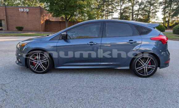 Buy Used Ford Focus Blue Car in Thimphu in Timphu Buy Used Ford Focus Blue Car in Thimphu in Timphu