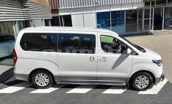 Buy Used Hyundai H1 White Car in Thimphu in Timphu Buy Used Hyundai H1 White Car in Thimphu in Timphu