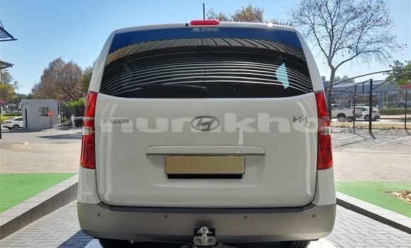 Buy Used Hyundai H1 White Car in Thimphu in Timphu Buy Used Hyundai H1 White Car in Thimphu in Timphu