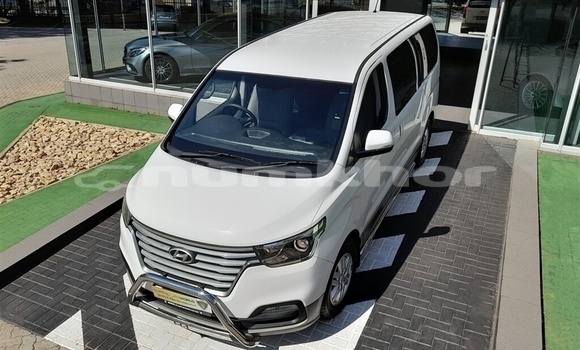 Buy Used Hyundai H1 White Car in Thimphu in Timphu Buy Used Hyundai H1 White Car in Thimphu in Timphu