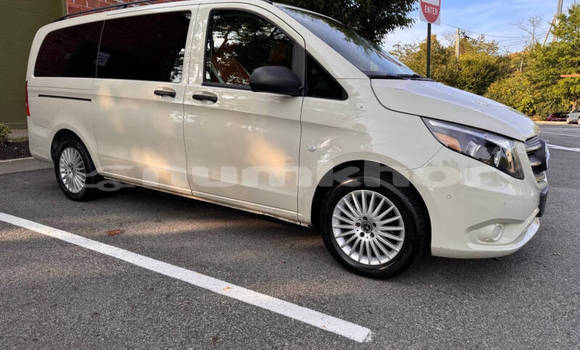 Buy Used Mercedes-Benz Vito White Car in Timphu in Timphu