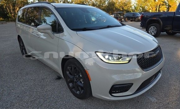 Buy Used Chrysler Pacifica White Car in Tongsa in Tongsa Buy Used Chrysler Pacifica White Car in Tongsa in Tongsa