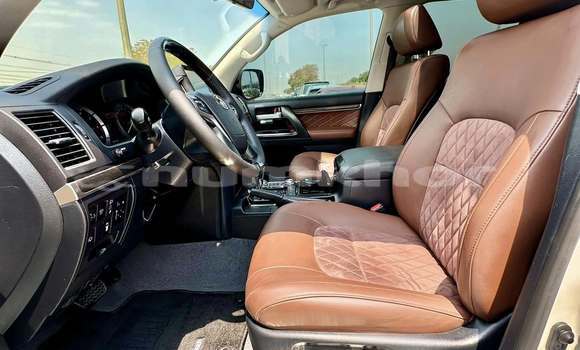 Buy Used Toyota Land Cruiser White Car in Ha in Ha Buy Used Toyota Land Cruiser White Car in Ha in Ha