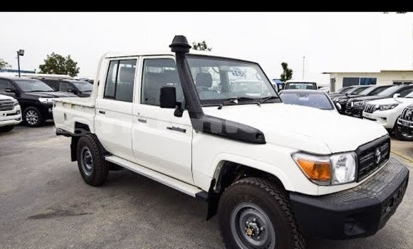 Buy Used Toyota Land Cruiser White Car in Thimphu in Timphu