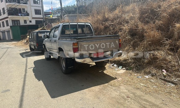 Buy Used Toyota Hilux Silver Car in Thimphu in Timphu Buy Used Toyota Hilux Silver Car in Thimphu in Timphu