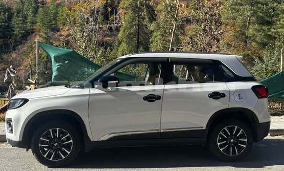 Buy Used Hyundai Accent White Car in Thimphu in Timphu Buy Used Hyundai Accent White Car in Thimphu in Timphu