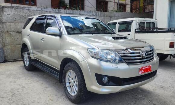 Buy Used Toyota Fortuner Silver Car in Thimphu in Timphu