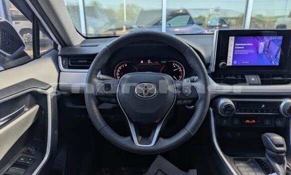 Buy Used Toyota RAV4 White Car in Damphu in Chirang Buy Used Toyota RAV4 White Car in Damphu in Chirang