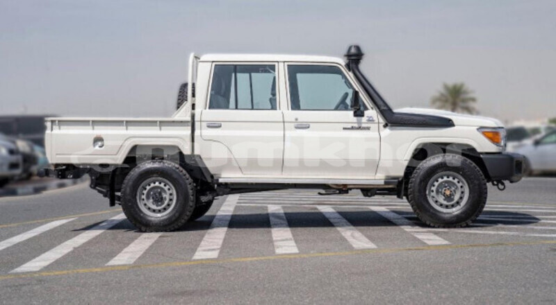 Big with watermark toyota land cruiser punakha punakha 4842