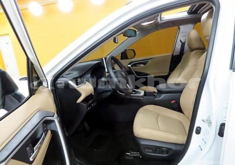 Big with watermark toyota rav4 bumthang jakar 4843