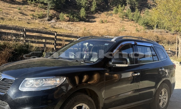 Buy Used Hyundai Santa Fe Black Car in Thimphu in Timphu