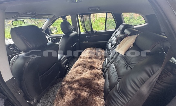 Buy Used Hyundai Santa Fe Black Car in Thimphu in Timphu Buy Used Hyundai Santa Fe Black Car in Thimphu in Timphu