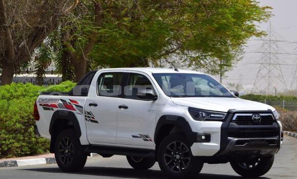 Buy Used Toyota Hilux White Car in Damphu in Chirang Buy Used Toyota Hilux White Car in Damphu in Chirang