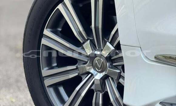 Buy Used Lexus LX 570 White Car in Thimphu in Timphu Buy Used Lexus LX 570 White Car in Thimphu in Timphu