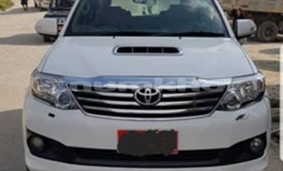 Buy Used Toyota Fortuner White Car in Thimphu in Timphu Buy Used Toyota Fortuner White Car in Thimphu in Timphu