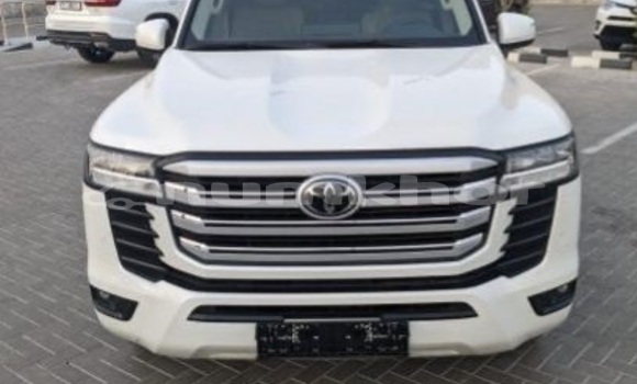 Buy Used Toyota Land Cruiser White Car in Thimphu in Timphu
