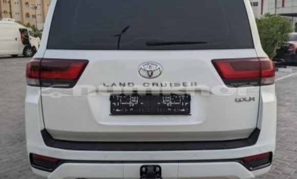 Buy Used Toyota Land Cruiser White Car in Thimphu in Timphu Buy Used Toyota Land Cruiser White Car in Thimphu in Timphu