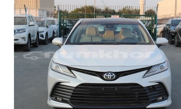 Buy Used Toyota Camry White Car in Thimphu in Timphu