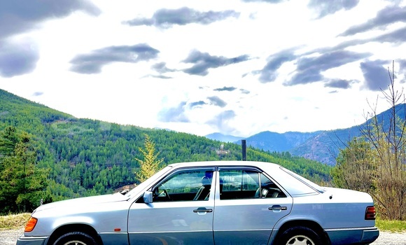 Buy Used Mercedes-Benz 250 Blue Car in Thimphu in Timphu Buy Used Mercedes-Benz 250 Blue Car in Thimphu in Timphu