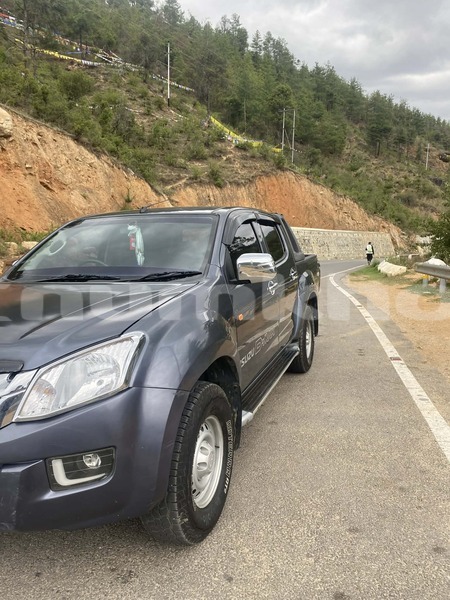 Big with watermark isuzu d max cab4 rinpung paro 4884